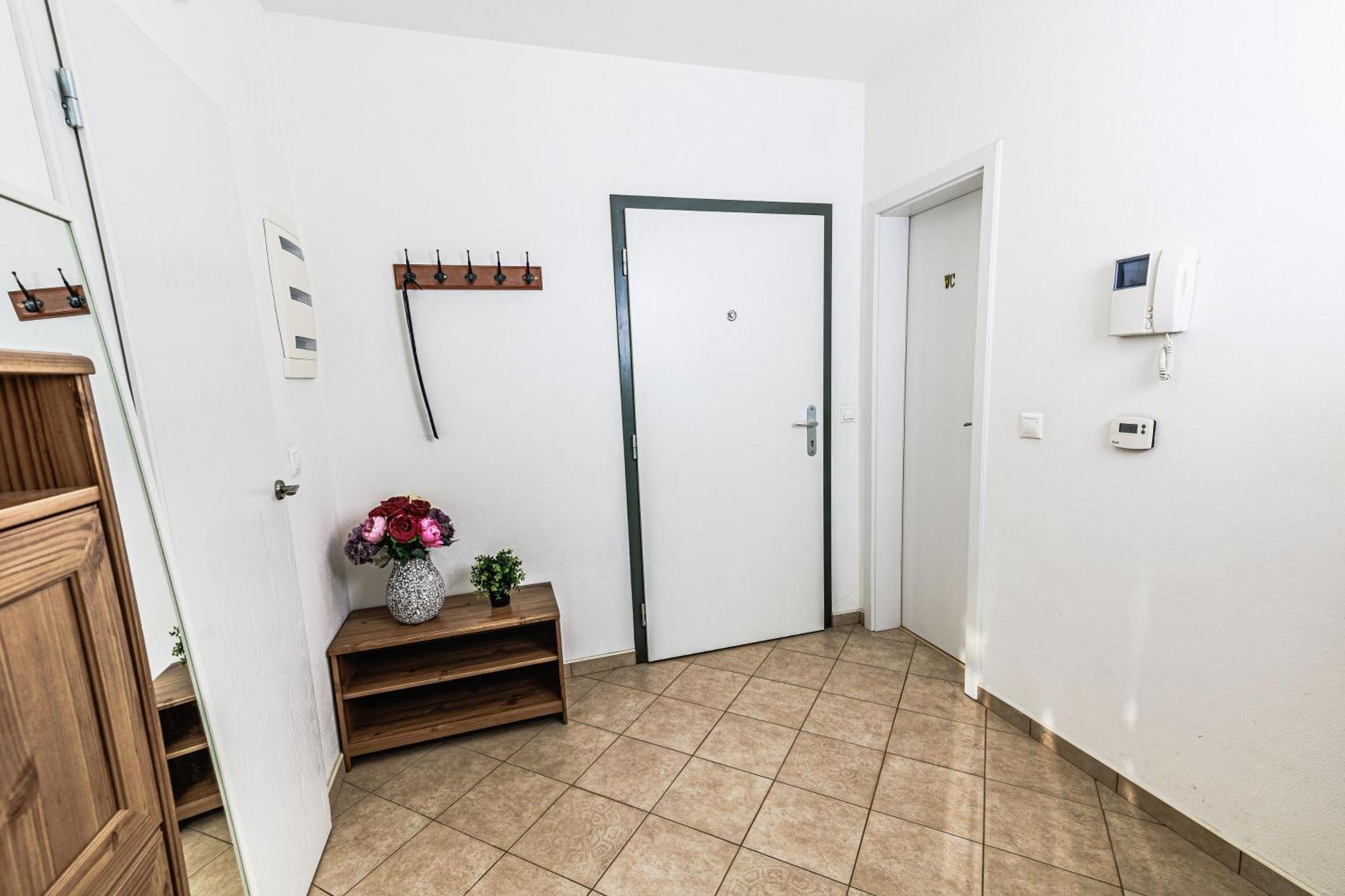 Sunny Apartment With Amazing Terrace On The 13Th Floor Near City Center Bratislava Exterior foto